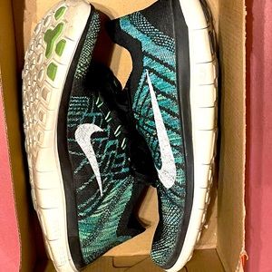 Women’s Nike Free 4.0 Flyknit